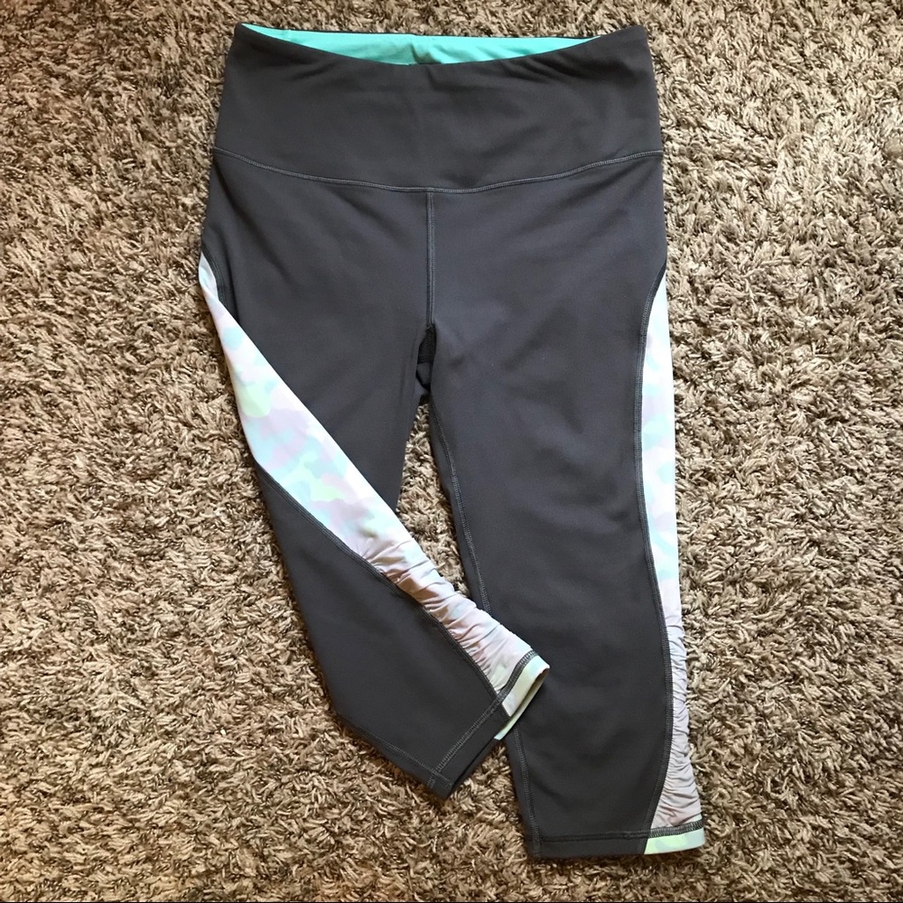 Camo Victoria’s Secret Workout Crops